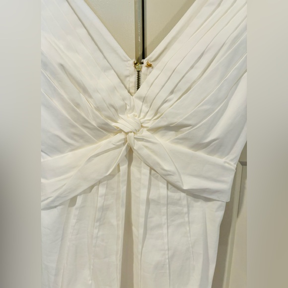 BCBGMAXAZRIA White WOMEN'S Twist Front TANK TOP V Neck Summer SLEEVELESS  Size S - Picture 2 of 4